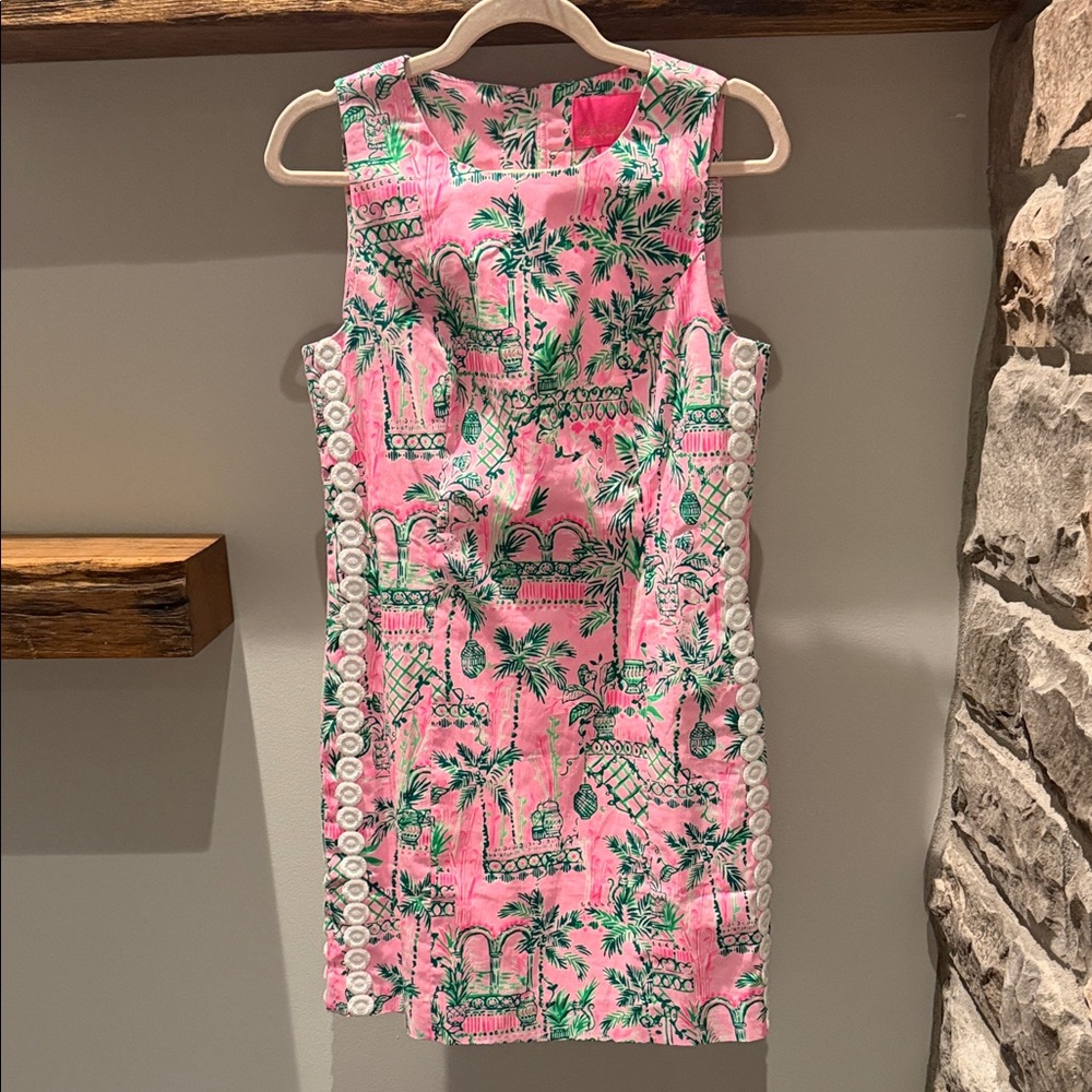 Sleeveless Pink Tropical Print Shift Dress